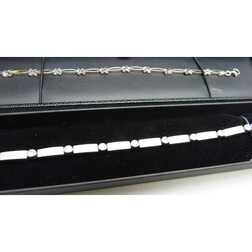 7206 - Two silver bracelets, boxed