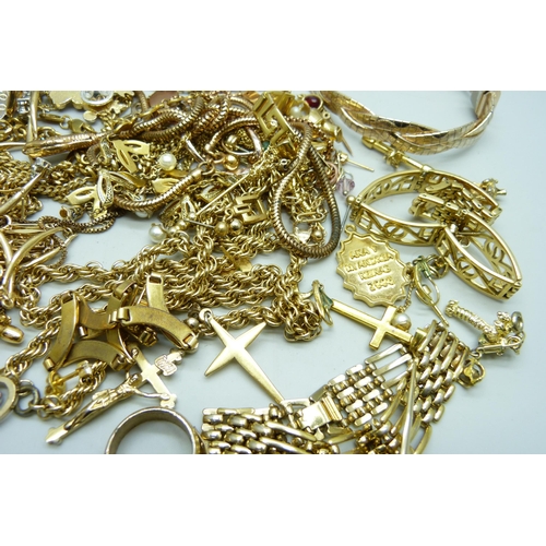 7209 - A collection of gold-tone jewellery