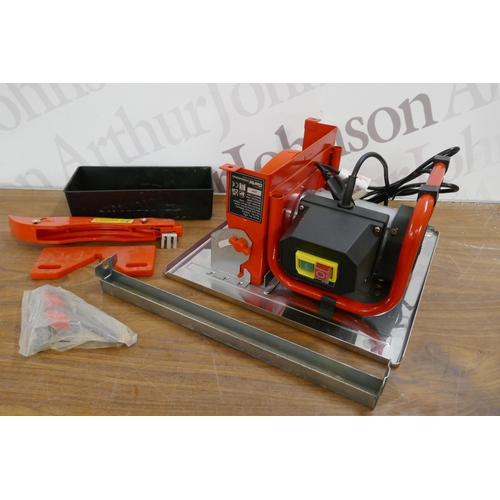 5318 - A Clarke ETC8 230v 450w electric tile cutter - sold as scrap (please note that items appearance may ... 