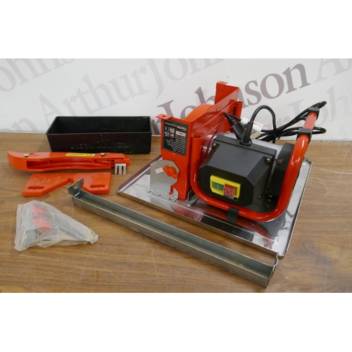 5321 - A Clarke ETC8 230v 450w electric tile cutter - sold as scrap (please note that items appearance may ... 