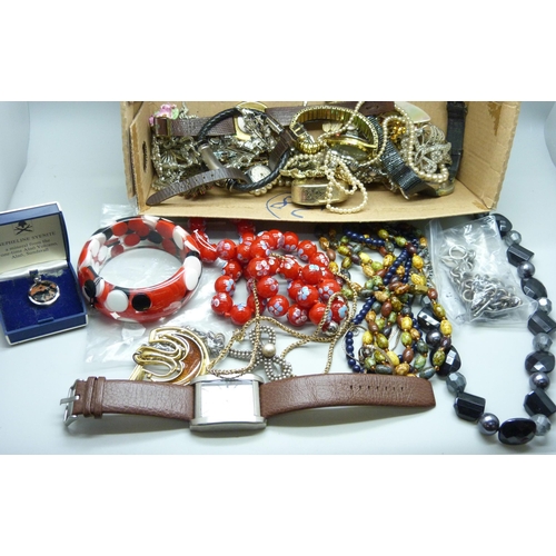 7217 - A box of costume jewellery, etc.