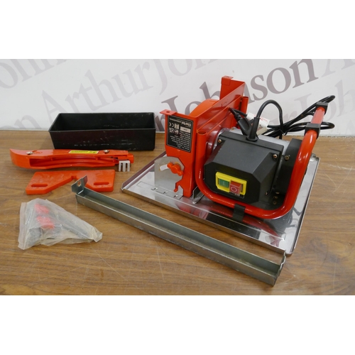 5326 - A Clarke ETC8 230v 450w electric tile cutter - sold as scrap (please note that items appearance may ... 