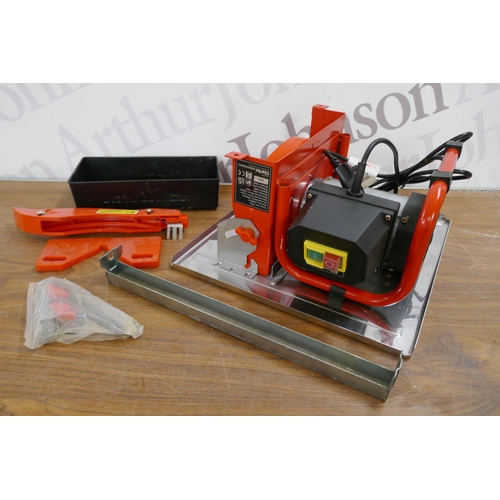 5327 - A Clarke ETC8 230v 450w electric tile cutter - sold as scrap (please note that items appearance may ... 