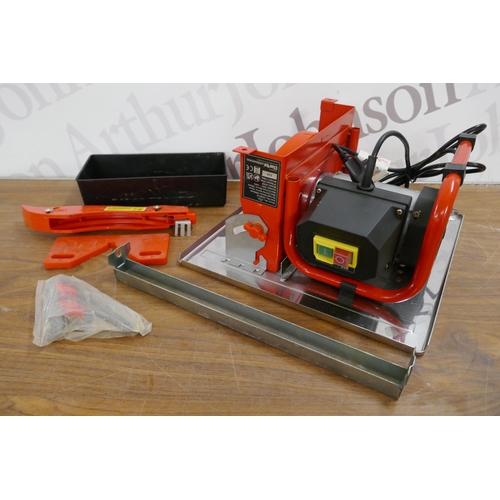 5335 - A Clarke ETC8 230v 450w electric tile cutter - sold as scrap (please note that items appearance may ... 