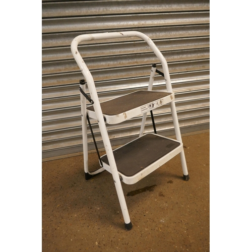 5358 - An aluminium 6 rung step ladder and a folding step stool