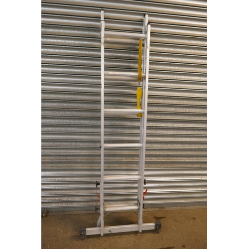 5359 - A 6 rung alloy ladder with work platform