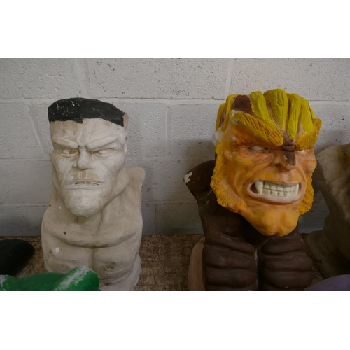 5373 - 6 concrete busts featuring Marvel Comics characters including Wolverine, The Thing, Thanos, The Hulk... 