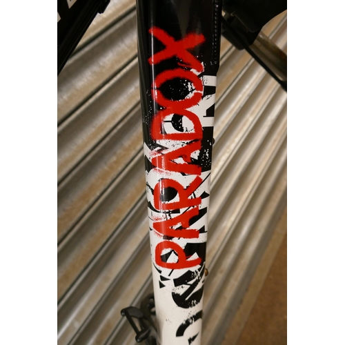 5397 - An Apollo Paradox lightweight alloy tech full suspension mountain bike  * Police repossession