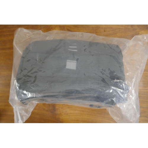 5414 - A box of 14 cycling handlebar bags