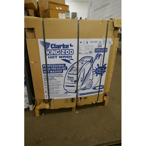 5425 - A boxed and sealed Clarke King 200 powerful 150 BAR 2175 PSI hot wash professional high pressure hot... 