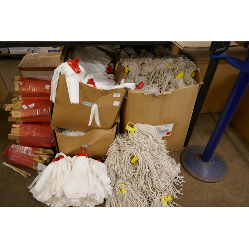 5430 - A large quantity of mop heads