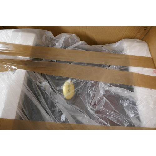 5464 - A boxed Quigg Orient electronic fireplace fan heater* This lot is subject to VAT