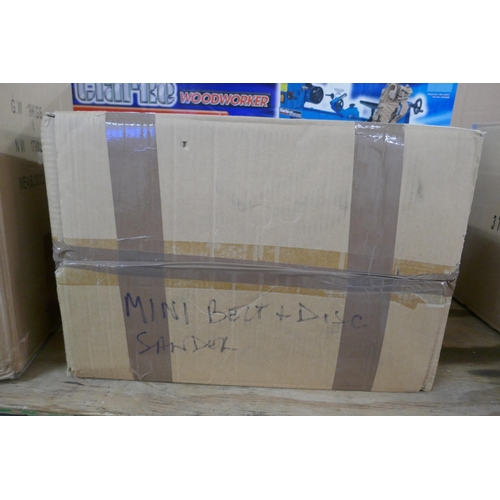 5466 - A boxed sample model MM493B - 25x750mm Belt 125mm disc sander * This lot is subject to VAT