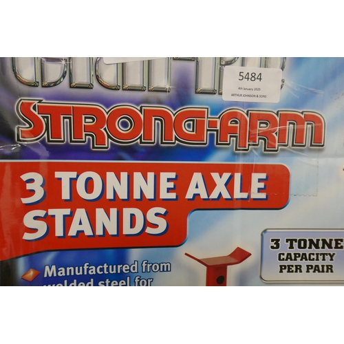 5484 - A boxed set of Clarke Strong-arm CAX3TP 3 tonne axle stands* This lot is subject to VAT