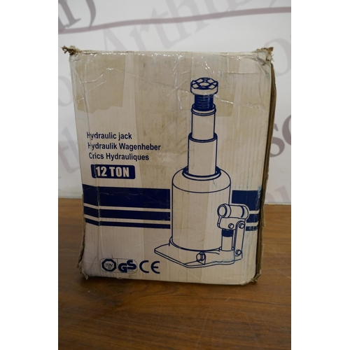 5507 - A 12 tonne hydraulic bottle jack and a 5 tonne hydraulic bottle jack* This lot is subject to VAT