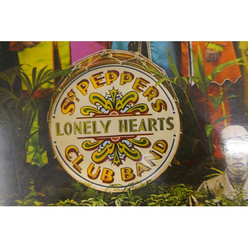 5207 - A Beatles Sgt Peppers Lonely Hearts Club Band LP record