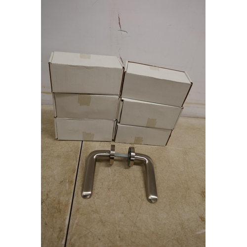 5214 - 6 boxed door handles