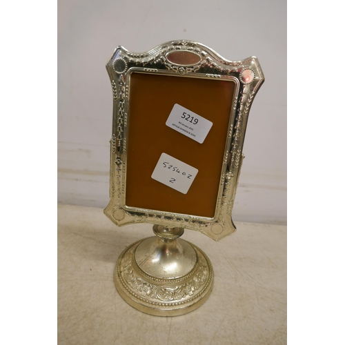 5219 - A silver tree lamp and picture frame