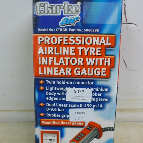 5037 - A Clarke Air CTILGB professional airline tyre inflator with linear gauge 16/0244-1* This lot is subj... 