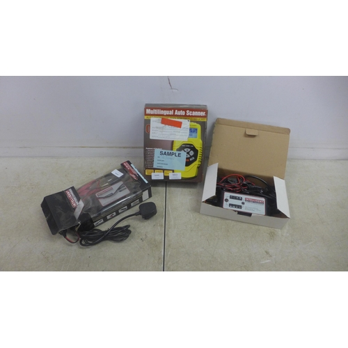 5013 - Two intelligent battery chargers and a Clarke engine diagnostic EOBD/OBD II auto scanner and fault r... 