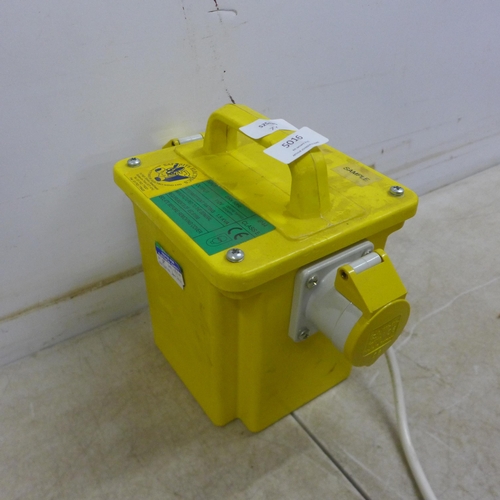 5016 - A double socket 110v transformer 02/0930* This lot is subject to VAT