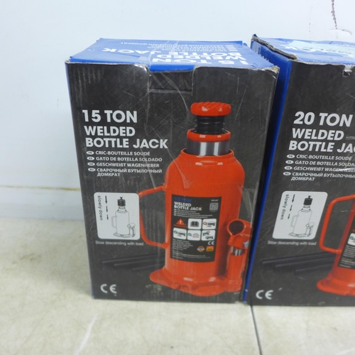 5033 - A 15 tonne welded bottle jack and a 20 tonne welded bottle jack 21/0127* This lot is subject to VAT