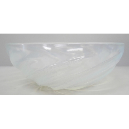 2020 - A Lalique Poissons glass bowl, signed R. Lalique, 20.5cm diameter