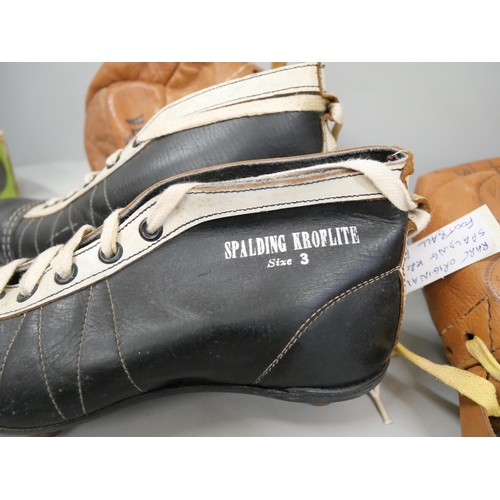 2096 - A pair of vintage football boots, Spalding Kroflite size 3, Tom Finney boxes of studs (3), boxed ten... 