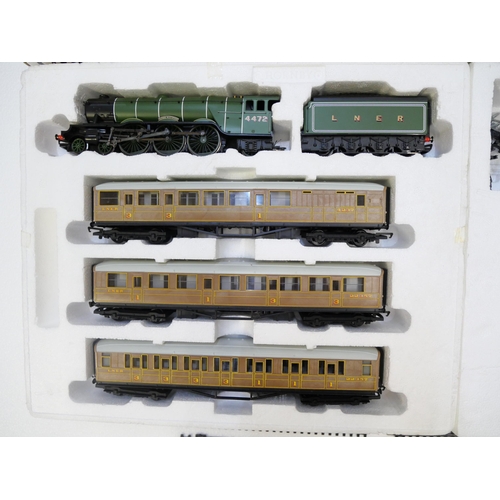 2112 - A Hornby OO gauge Flying Scotsman model rail set, boxed, incomplete and a/f