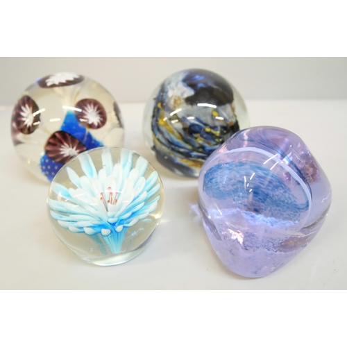 2116 - A collection of glass paperweights, Isle of Wight Alum Bay sand/glass paperweight and a wooden eleph... 