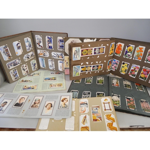 2135 - A collection of cigarette cards