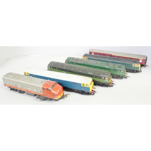 2143 - Five OO gauge locos; four Lima and one Triang and one coach