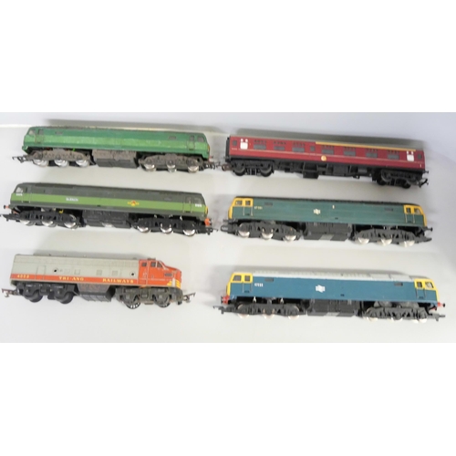 2143 - Five OO gauge locos; four Lima and one Triang and one coach