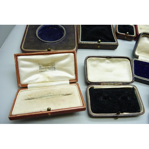 2179 - A collection of vintage jewellery boxes