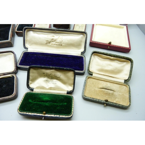 2179 - A collection of vintage jewellery boxes