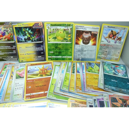 2189 - 120 Holographic Pokemon card with rares