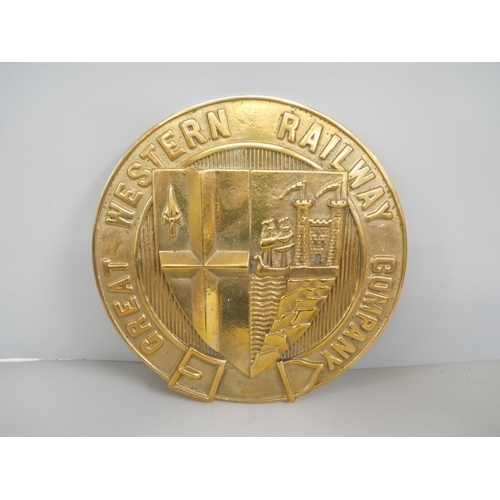 2205 - A Great Western Railway circular brass plaque, 4.3kg, 28cm