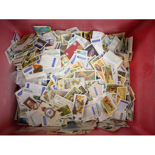 2233 - A large quantity of tea cards