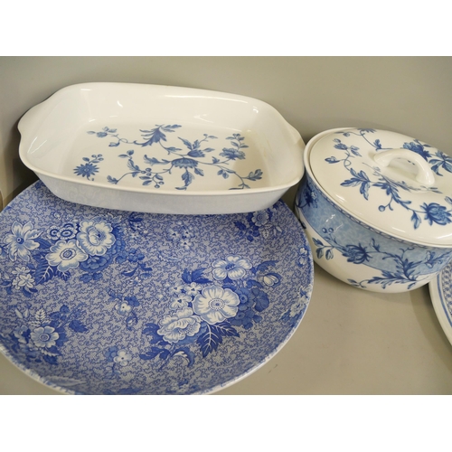 2236 - A collection of Wedgwood Mikado dinner and tablewares