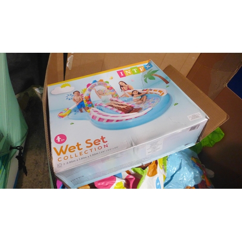 6296 - 3 x Intex Candyzone Playcentres and a Giant Sea Serpent (343-10,11,12,21) *This lot is subject to Va... 