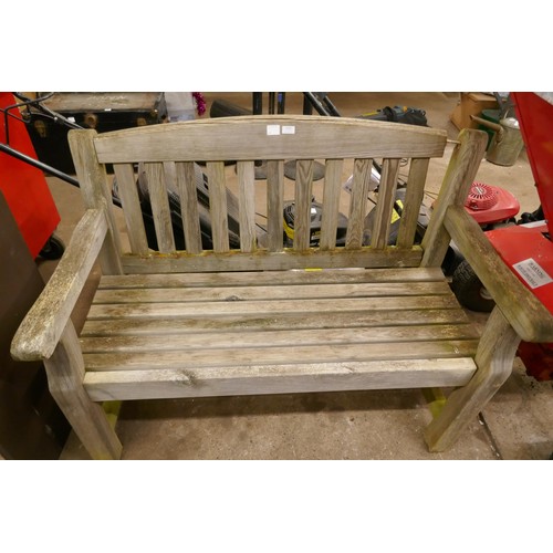 5384 - A wooden garden bench