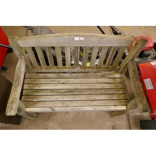 5384 - A wooden garden bench