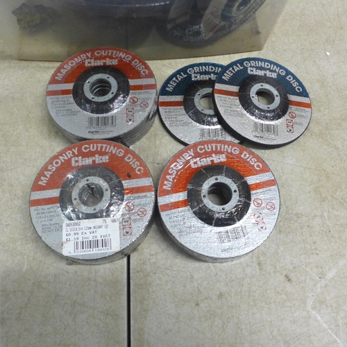 5054A - A quantity of masonry and metalwork grinding disks and cutting disks