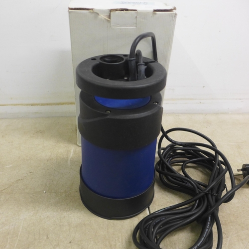 5075 - A Q550103 550W Submersible pump with top outlet 12/0555* This lot is subject to VAT