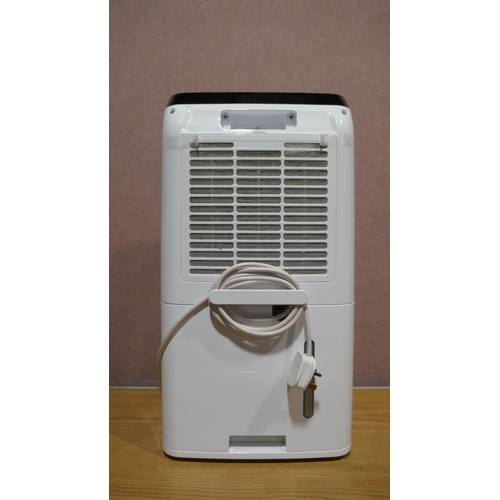 6222 - Woods White Dehumidifier 25L, Original RRP £249.99 + Vat (346-119) *This lot is subject to Vat