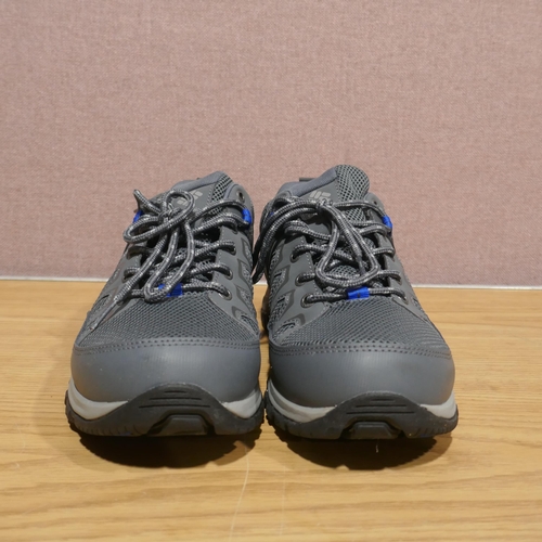 6086 - Columbia Granite trail trainers in grey, UK size 9 (338)  *This lot is subject to VAT