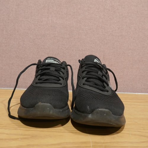 6090 - Skechers air cooled memory foam trainers, black, UK size 8  (338)  *This lot is subject to VAT