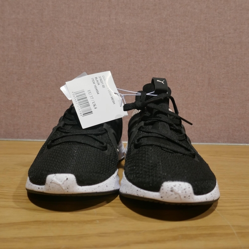 6093 - Puma black/white trainers, UK size 4 (338) *This lot is subject to Vat