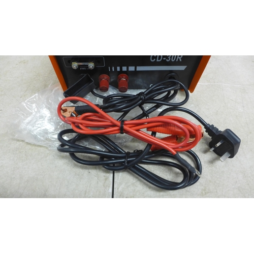 5082 - A boxed CD-50R battery charger/booster and starter 09/0308* This lot is subject to VAT