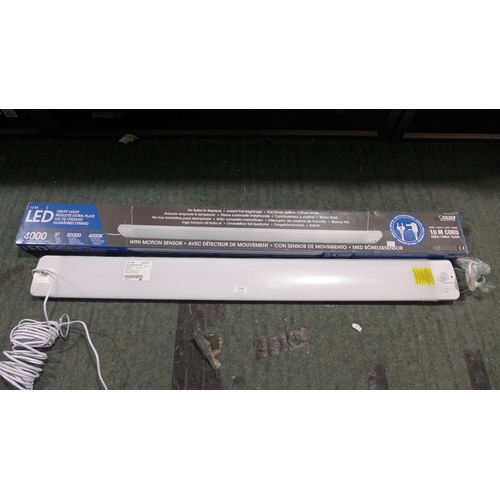 6286 - Feit Shoplight Dual Plug And a Multy Floor Runner  24X72   (346-92,94,136) *This lot is subject to V... 